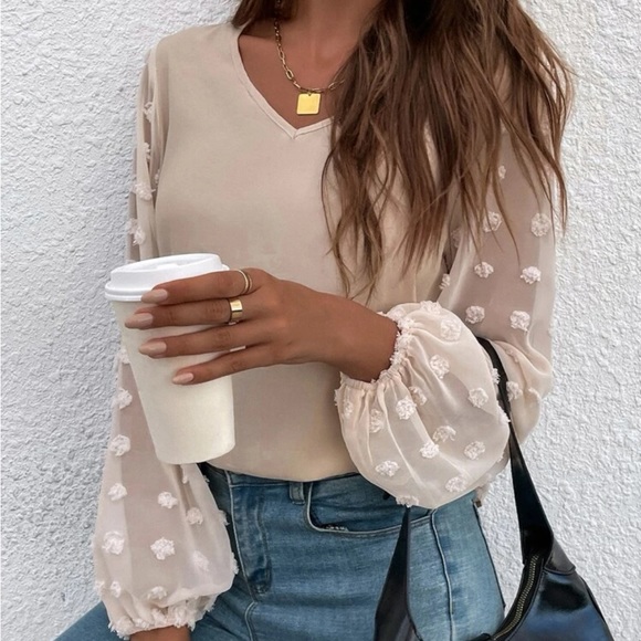 Swiss dot blouse - Picture 3 of 8